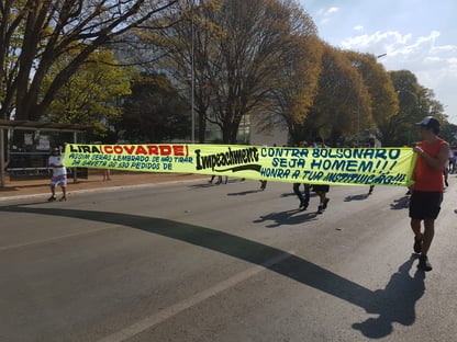 Na Esplanada, manifestantes pró-impeachment de Bolsonaro chamam Arthur Lira de “covarde”