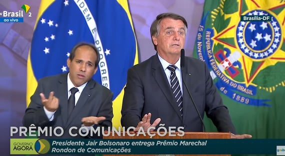 Bolsonaro: “Fake news faz parte da nossa vida”