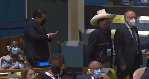 Pedro Castillo, do Peru, se recusa a ouvir Bolsonaro