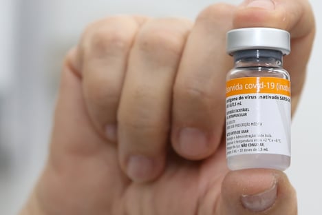 Butantan rebate Saúde e defende efetividade da Coronavac