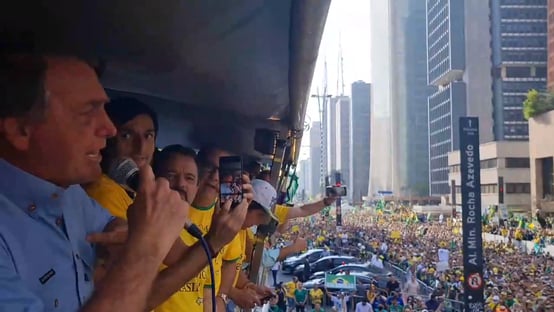 Bolsonaro diz que “não mais cumprirá” decisões de Alexandre de Moraes