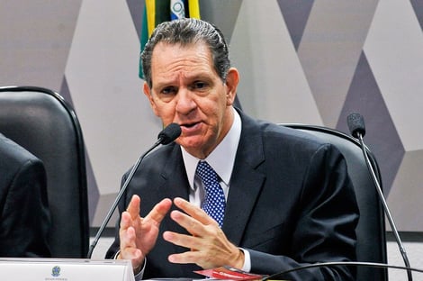 Em mensagens, filha de ministro do STJ diz que pai defendeu invasão ao STF