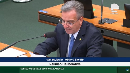 Relator vota pela continuidade de processo contra Luis Miranda no Conselho de Ética