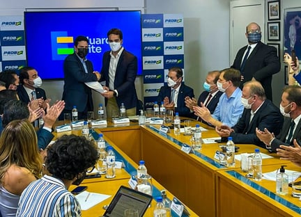 Diretórios do PSDB do Amapá e da Bahia declaram apoio a Leite