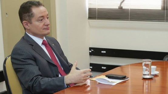 Procurador bolsonarista tenta derrubar “passaporte da vacina” na Defensoria Pública