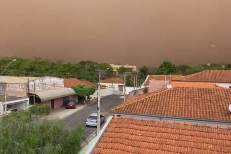 Tempestade de areia atinge mais uma cidade no interior de SP