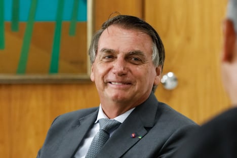 “Se posso trocar ministro, por que não posso acabar com bandeira vermelha?”