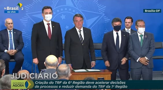 Bolsonaro afaga o Judiciário após leitura de relatório da CPI
