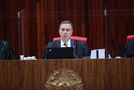 Barroso diz que TSE julga no dia 26 as ações contra chapa Bolsonaro-Mourão