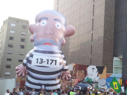 Melhor esquecer a corrupção, petistas