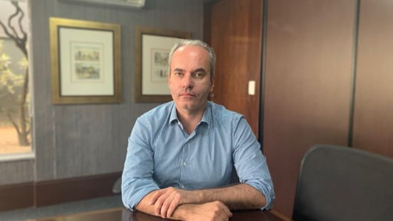 Economista diz que governo é culpado pela alta de preços dos combustíveis