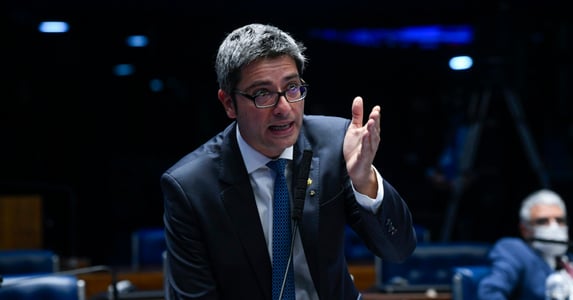 “Não há bala de prata”, diz líder do governo, sobre Auxílio Brasil de R$ 600