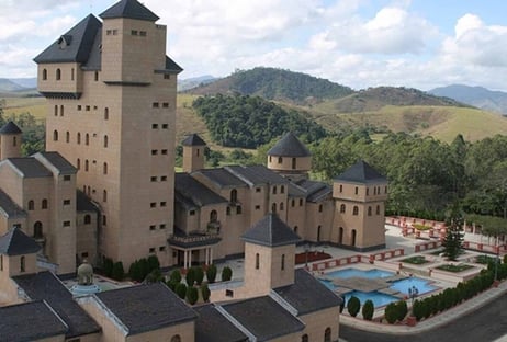 Castelo construído por ex-deputado vai a leilão com lance mínimo de R$ 30 milhões