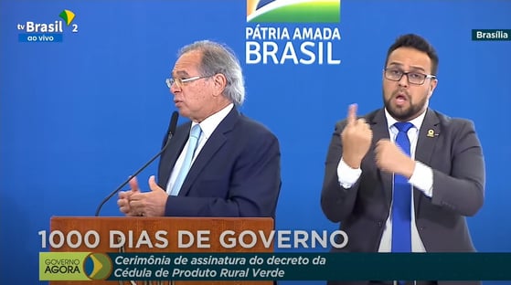 “O Brasil está decolando mais uma vez”, diz Guedes