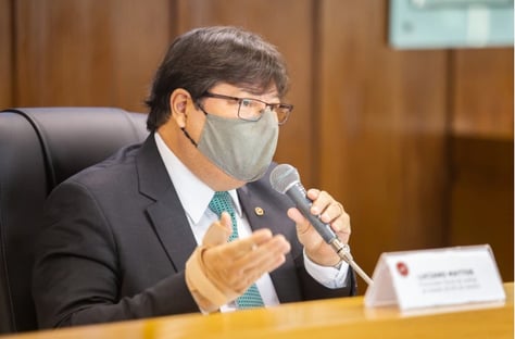 Procurador-geral de Justiça do Rio participa de manifestação contra PEC da Vingança