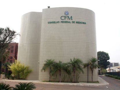 CFM diz que não mudará parecer sobre autonomia para receitar kit-Covid