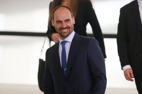 Eduardo Bolsonaro emplaca padrinho de casamento no ministério de Fábio Faria