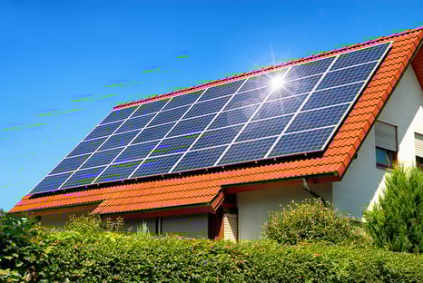 Com aumento na conta de luz, geração de energia solar residencial sobe 53% no ano