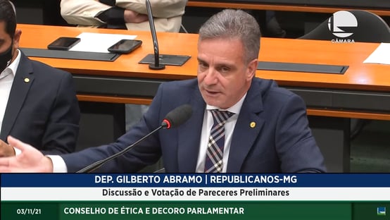 Relator muda voto e pede arquivamento de representação contra Luis Miranda