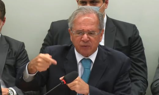 Guedes se vende como homem de sucesso e repete que offshore é absolutamente legal