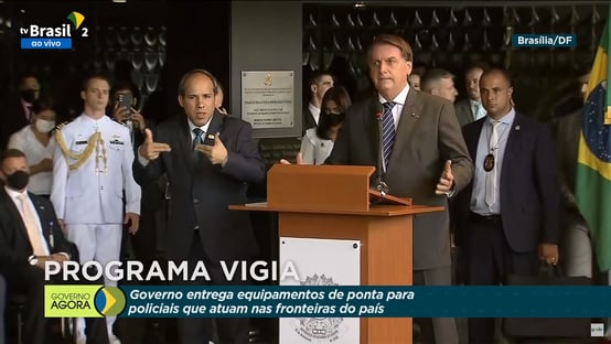 Bolsonaro diz que vai à luta se for aprovado excludente de ilicitude