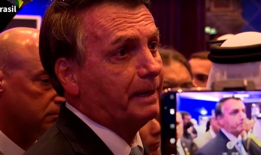 Bolsonaro diz que, com PEC do Calote, pretende oferecer reajuste a todos os servidores