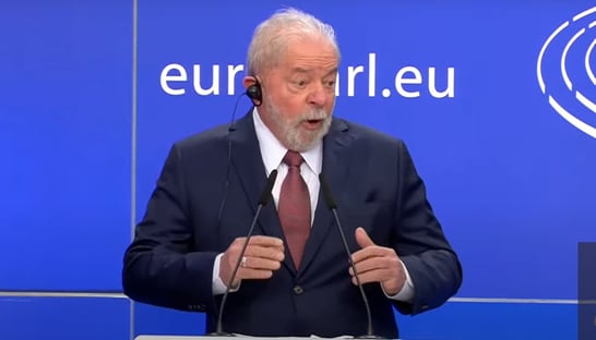 O que foram fazer Lula e Bolsonaro no exterior
