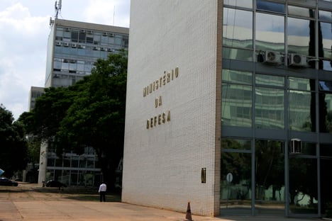 Defesa publica regras para economizar energia; ar-condicionado é limitado a 24°C