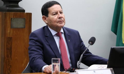 Mourão, após ser cobrado por ações contra desmatamento: “Não mando em ninguém”