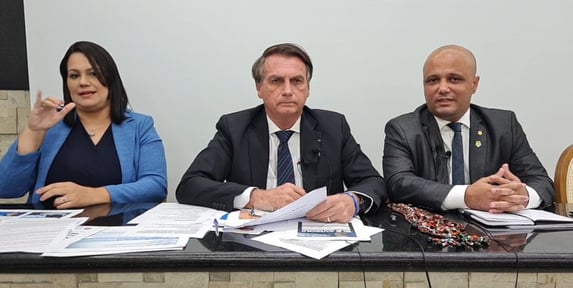Bolsonaro nega interferência na PF em ação contra Ciro e Cid Gomes
