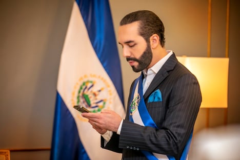 Moody’s diz que bitcoin pode levar El Salvador à moratória; presidente ironiza