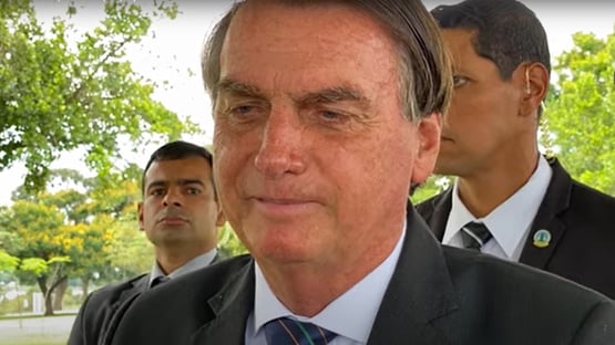 Bolsonaro volta a atacar Moro: “Quando era ministro, entrava mudo e saia calado”