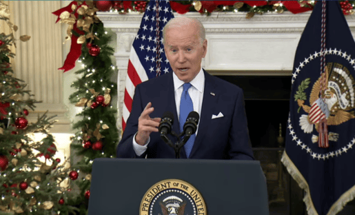 Sem notar microfone aberto, Biden chama repórter da Fox de “filho da puta”