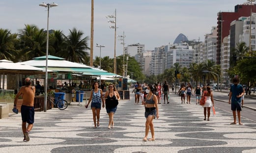Covid: média móvel de casos bate novo recorde no Rio