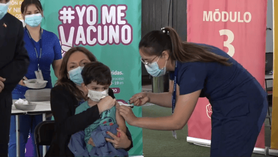 Chile começa aplicação de Coronavac em crianças de 3 a 5 anos