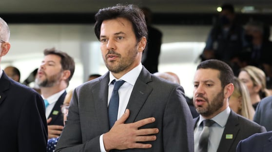 Ministros do Centrão ironizam pesquisa do Datafolha