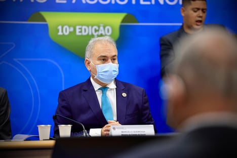 Queiroga diz que, com fim de emergência, Coronavac será só para menores de 18