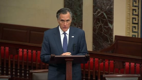 Mitt Romney vai apoiar reeleição de Liz Cheney, desafeta de Trump