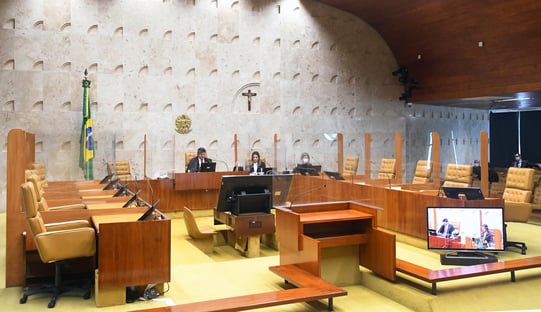 Ministros do STF classificam indulto como “surreal”, diz jornal