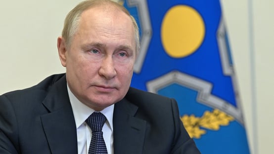 Após embargo de Biden, Putin vai limitar comércio de matérias-primas