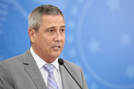 Braga Netto deixa o governo para ser vice de Bolsonaro