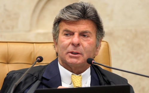 Fux defende atuação de Moraes em inquéritos e fala em “atos de terrorismo” contra o STF
