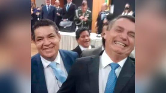 Crusoé: propina divina e dourada