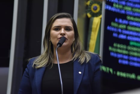 PT de Pernambuco expulsa filiados que apoiam Marília Arraes