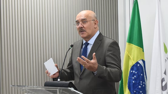 Juiz decretou a prisão de Milton Ribeiro por receio de destruição de provas