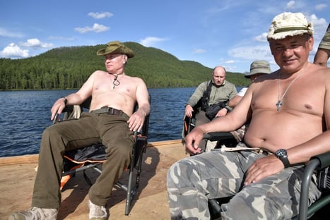 General sem experiência militar dá conselhos a Putin