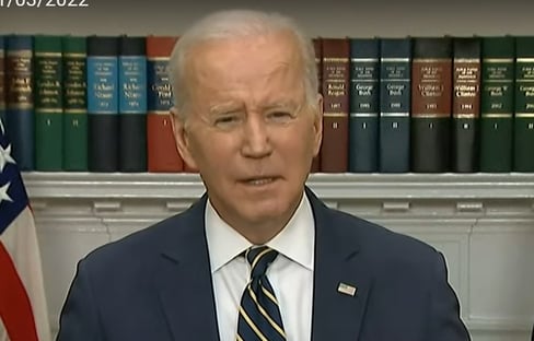 Varíola dos macacos “deveria preocupar todo o mundo”, diz Biden