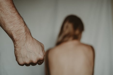 STF suspende julgamento sobre lei que reserva emprego a vítimas de violência doméstica
