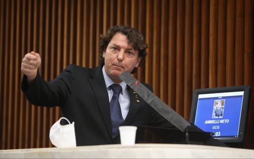 “Estão querendo puxar o saco do Lula, nada mais do que isso”