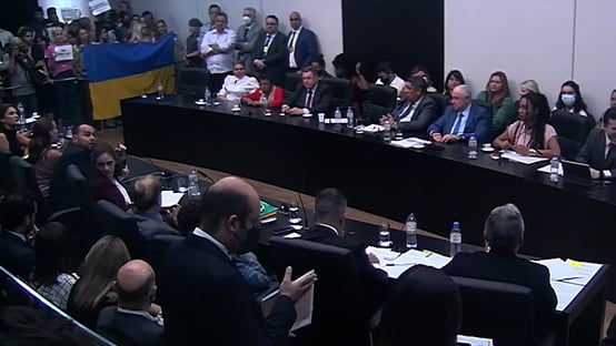 Manifestantes contrários à cassação de Arthur do Val protestam na Alesp; assista
